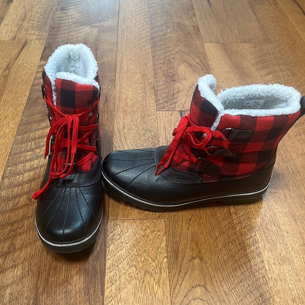 JBU Woman’s Brenda Faux Fur Boots Size 9